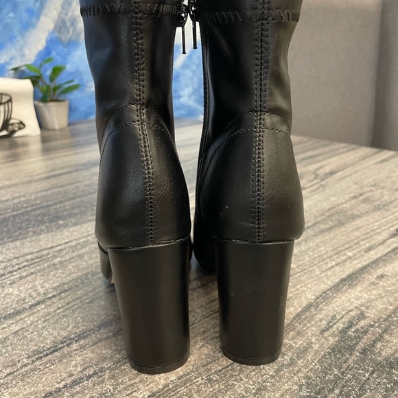 Catherine Malandrino Ankle Boots NWT - Picture 8 of 10